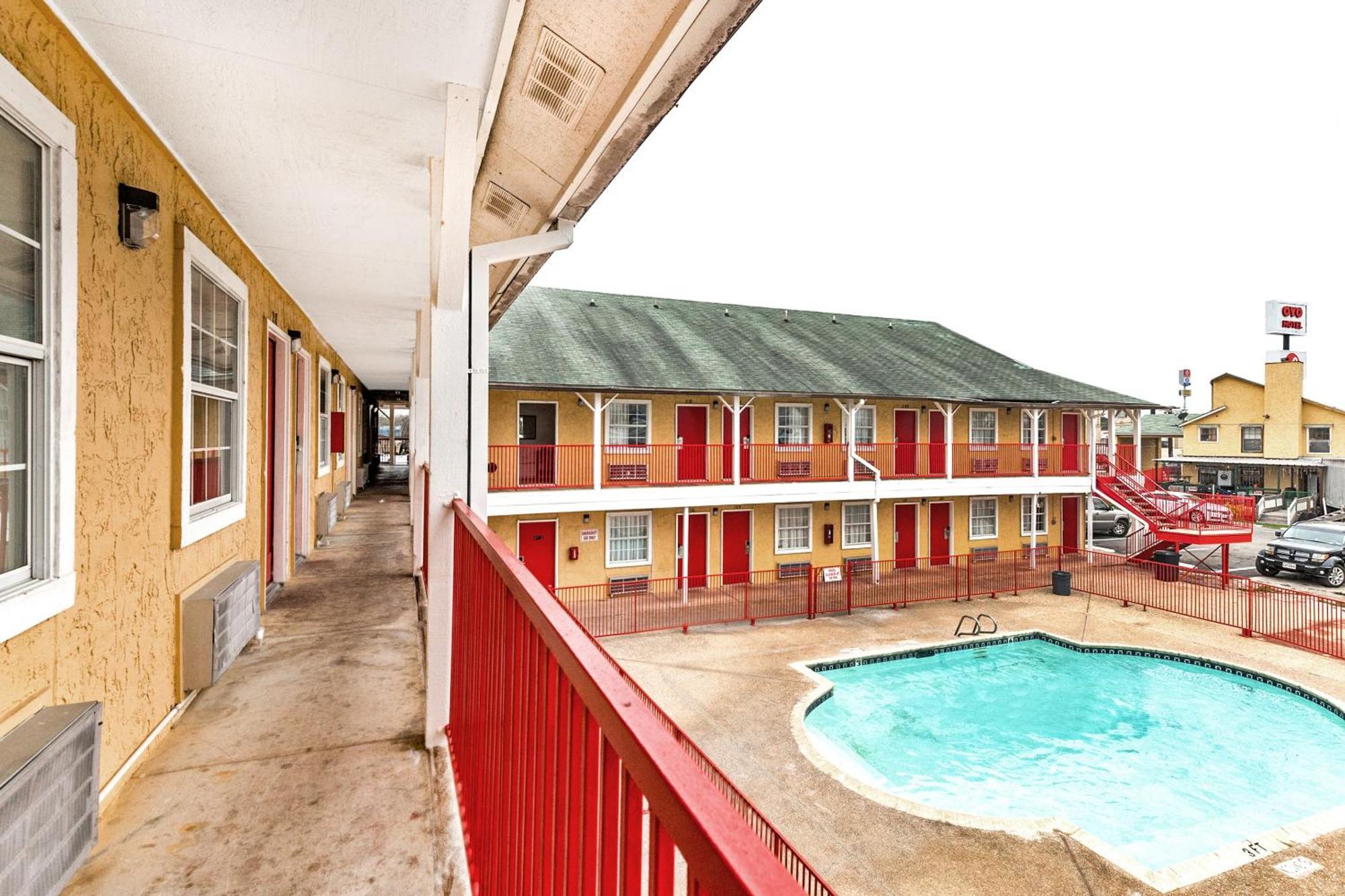 Oyo Hotel San Antonio Lackland Near Seaworld المظهر الخارجي الصورة