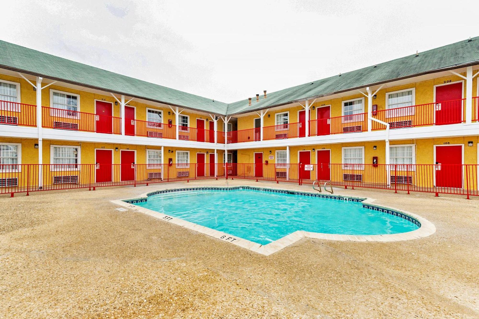 Oyo Hotel San Antonio Lackland Near Seaworld المظهر الخارجي الصورة